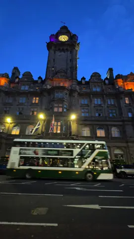 Billi elish and Edinburgh Together 😍 . . . . . #edinburgh #edinburghscotland #edindzeko #Scotland #wow 