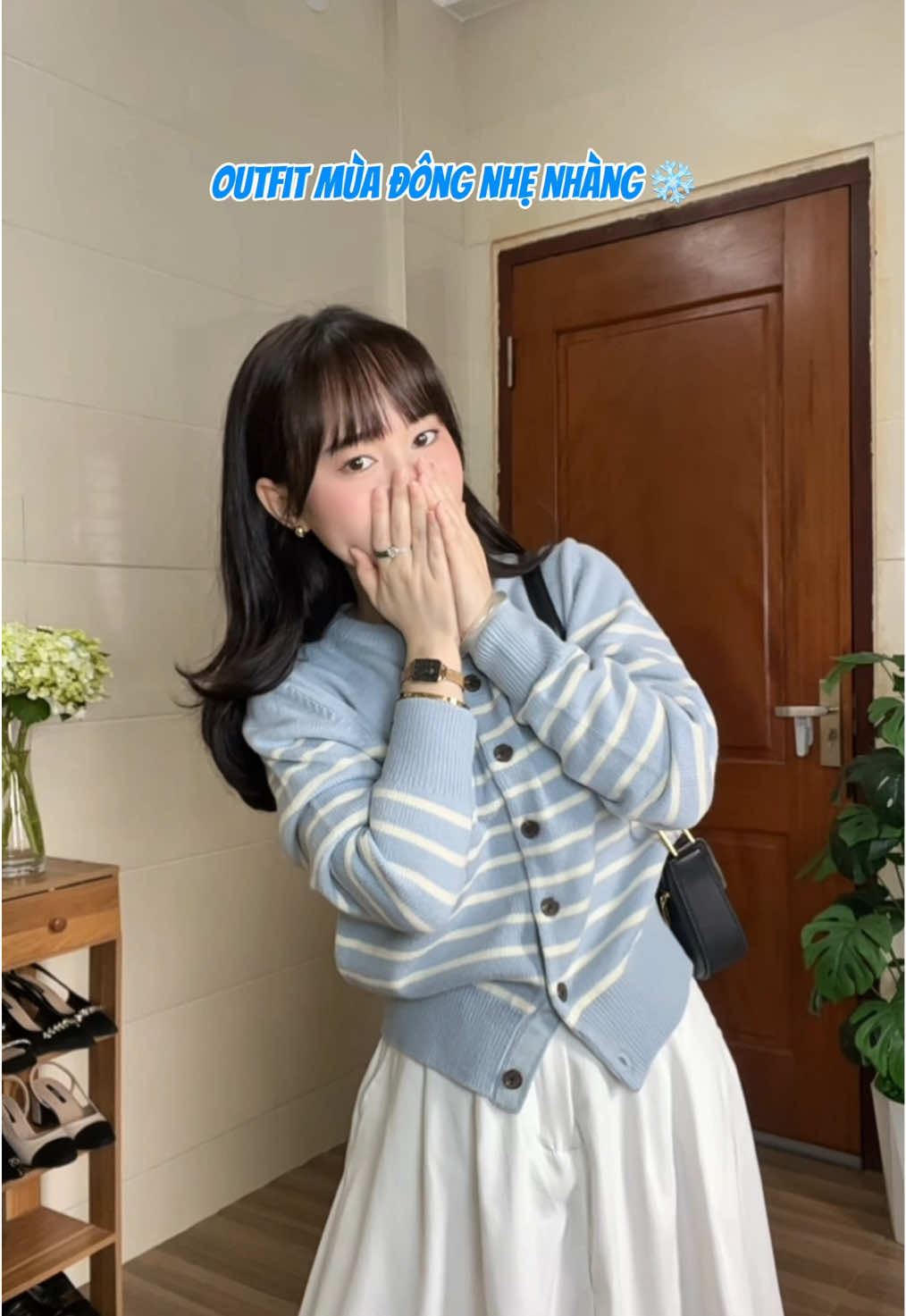 Tui đã sẵn sàng cho mùa đông gòiii...🫶🏻 #phoidoxinh #whoau #aolenwhoau #aolen #outfit #outfitcheck #aocardigan #chanvaydai 