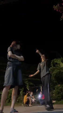 @D.') HAHAHAHAHA😭 @Ann @L. 