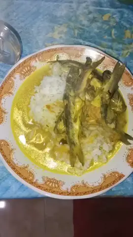 Mangan Sek Bolo../ Ayo Sopo Sek Melu Golek. Mumpong Lgi Hujan Neh iki..😋