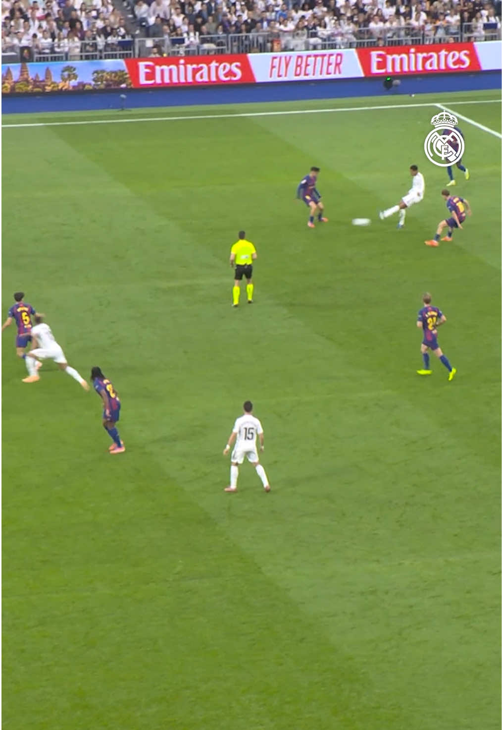 🔗 That link-up though.  #Mbappe x #Bellingham #RealMadrid #LaLigaHighlights #ElClásico 