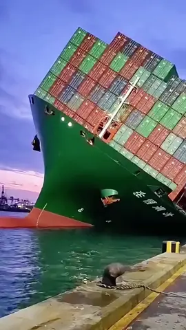 Cargo Ship Tilts?! 😱 Containers Fall Like Dominoes — Wave Hits Dock! #ThrillingMoment #PortFail 
