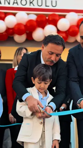 Cumhuriyet’in coşkusunu minik yüreklerle paylaştık! Ayşe Ahmet  İnci Anaokulu öğrencimizin içten davetiyle, 29 Ekim Cumhuriyet Bayramı kutlamalarına katılarak çocuklarımızın heyecanına ortak olduk.  Cumhuriyetimizin 102’ nci yılında, geleceğimizin teminatı olan evlatlarımızla bu anlamlı günü birlikte kutlamanın gururunu yaşadık.