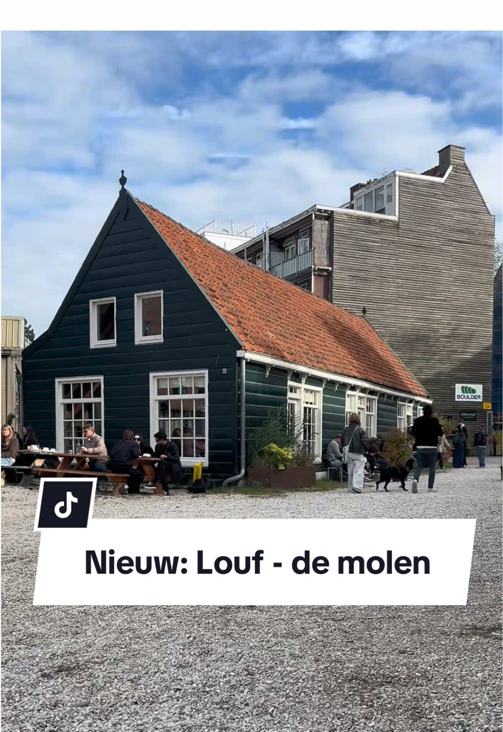 Nieuw: Louf - de molen! 🤩 Met wie @ ga jij deze knusse hotspot uitproberen? 👀 ☕️ 🍞 #iamsterdam #amsterdam #hotspot #louf #bakker 