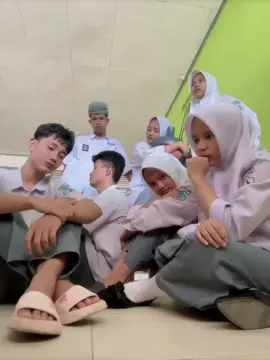 ngikut trend😹🤭#galau #fyppppppppppppppppppppppp 