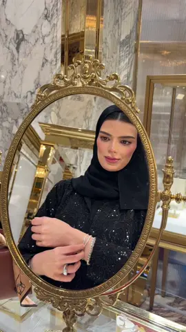 Al Jiwan Jewellery 📍 معرض عسجد الحزم براند بحريني فاخر يمزج بين الأصالة والستايل العصري✨ قطعهم تاخذ القلب ❣️ #مجوهرات #الحزم #قطر #974twins 