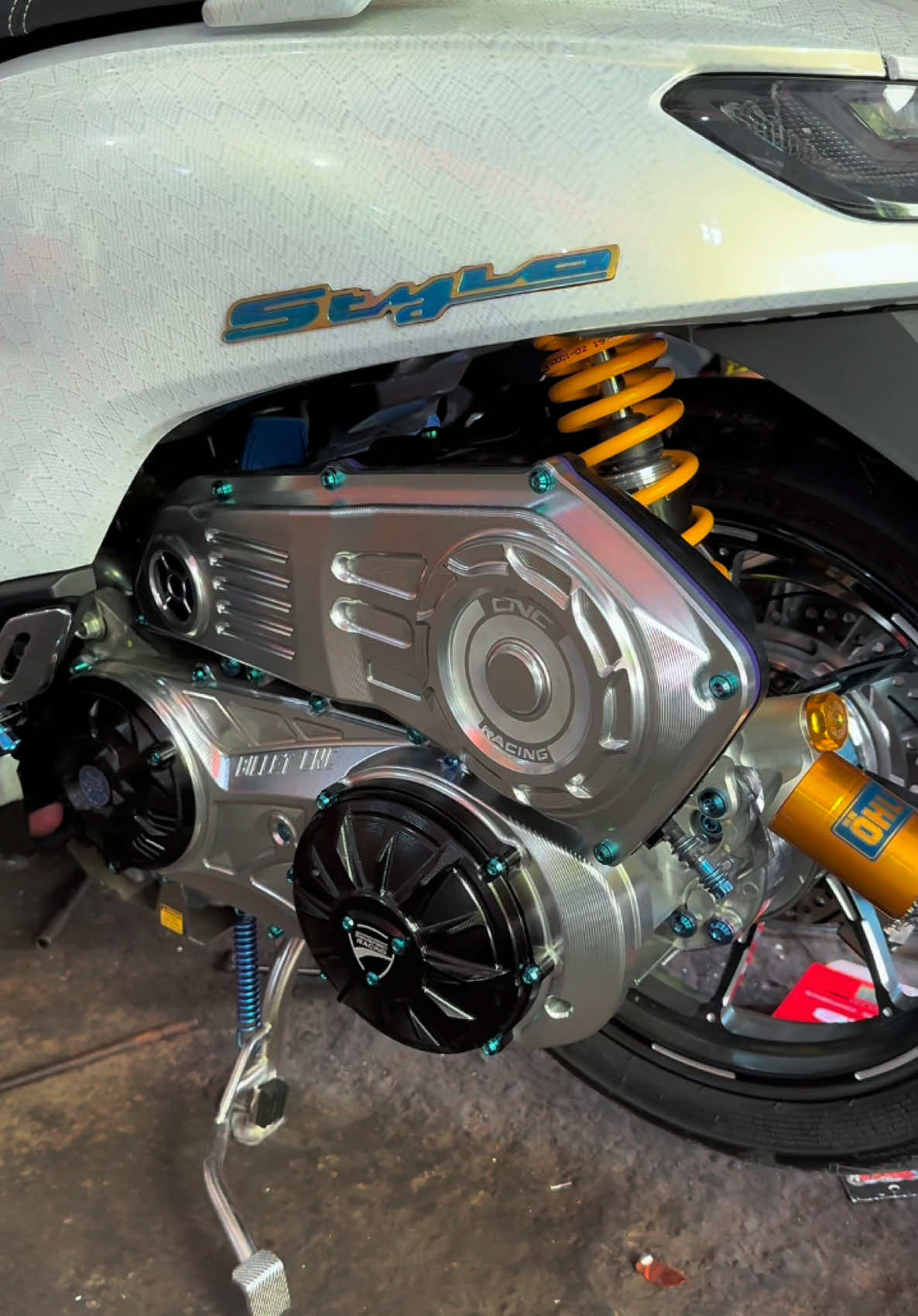 Paket ganteng stylo🔥🔥🔥 *Tutup filter bilet  *filter uma racing *shock ohlins original #variasimotordenpasar #variasimotorbali #variasimotormurah #ssjayamotor #variasimotor 