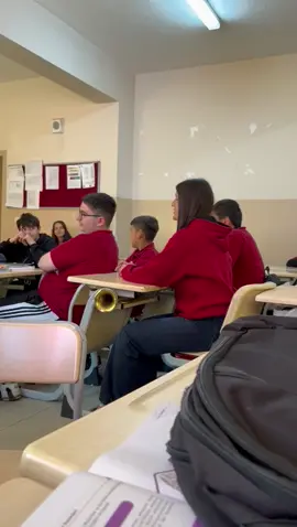 Sınıfı nasıl bi anda şoka uğratıyorum oynat bakalım #keşfet #keşfeteal #sınıf #okul #viral 