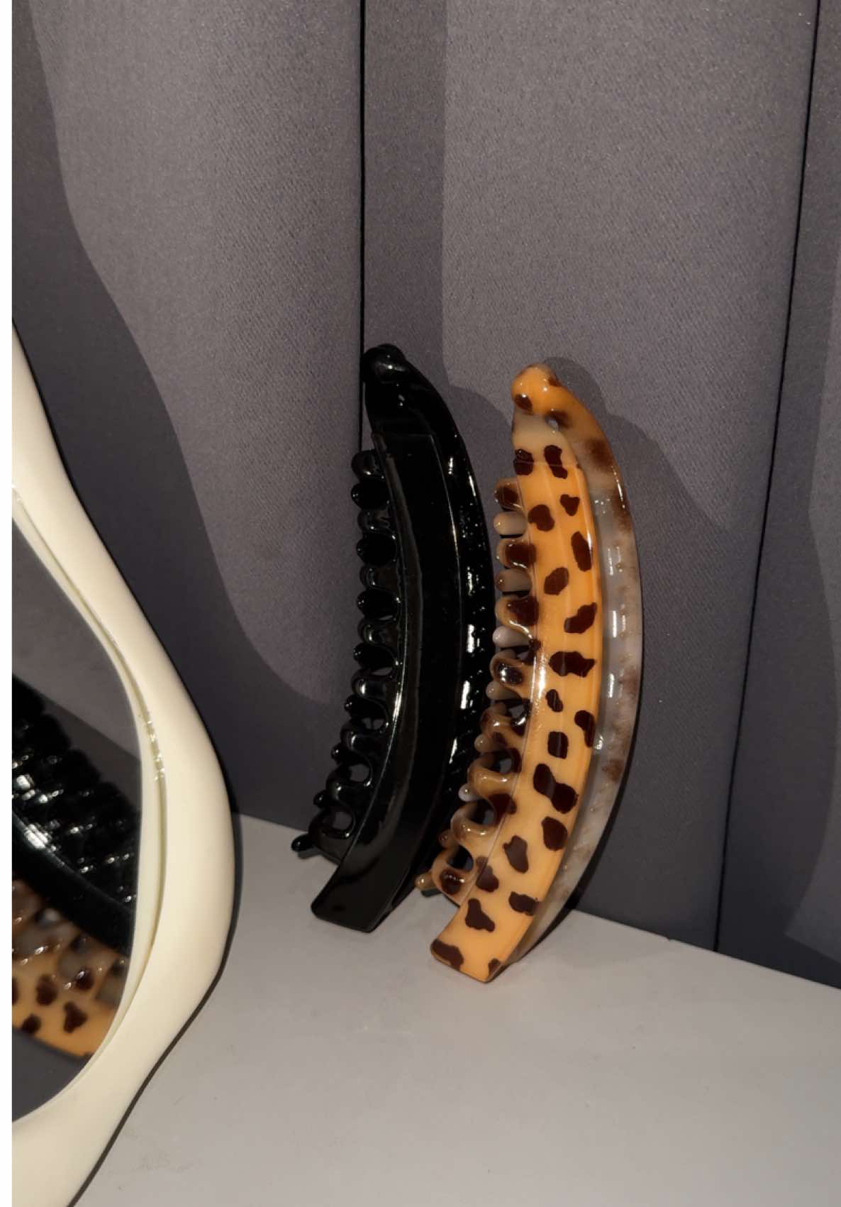 Finally nakahanap din ako ng stylish clip for my thick hairrr! 😭 #bananaclip #bananaclipforthickhair #bananacliphairstyle #bananacliptutorial 