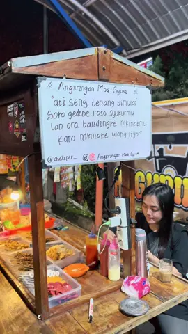 Angkringan Mba Syiva lokasi Pasar Manis Purwokerto belakang Patung Bawor Buka jam 18.00-02.00, tutup setiap Minggu #angkringanmbasyiva #syivaoktavianaa #pakevbukanf 