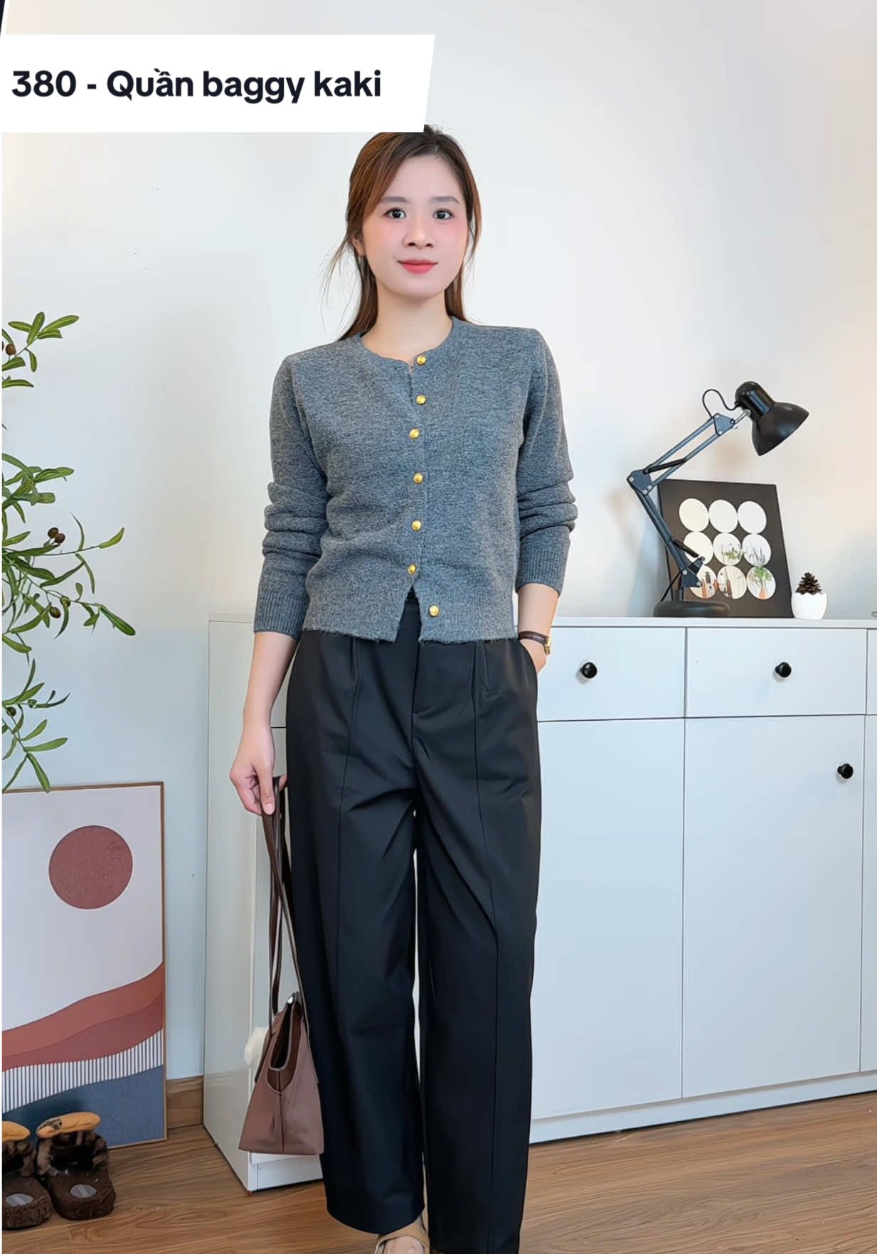 + 1 chiếc quần dễ mặc - gọn dáng nè chị em...  đẹp lắm #kathyphuong #myoutfit #quanbaggy #quankaki 