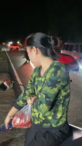 mari badekat jo, ngana so talalu jauh pas kita susah..🤪