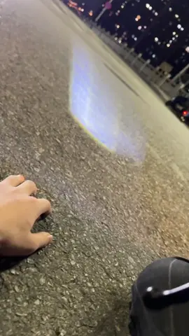 摔倒了，先休息一下，随便看看哈哈 #摩托车坠落 #帅哥 #chinese #中国人 #douyin 