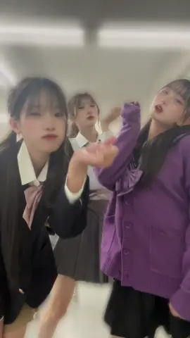 ファイナリストのみんなでハマってるやつなの🤭🩷 ことと再会できてちょーはっぴーでした❤️はーと！ #jcミスコン2025ファイナリスト #JCミスコン #運営さん大好き  @JCミスコン @こと @あいさ💖🐾#jcミスコン 