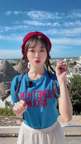 イタリア🇮🇹アルベロベッロ 世界遺産の石で作られたおうち！ 昔、家建てるのに税金かかったんだって！ でもここの人たちは税金かかるの嫌ですぐ壊せるように石で家を作ったらしい🤣 税金ってそんかゆるゆるなの？笑