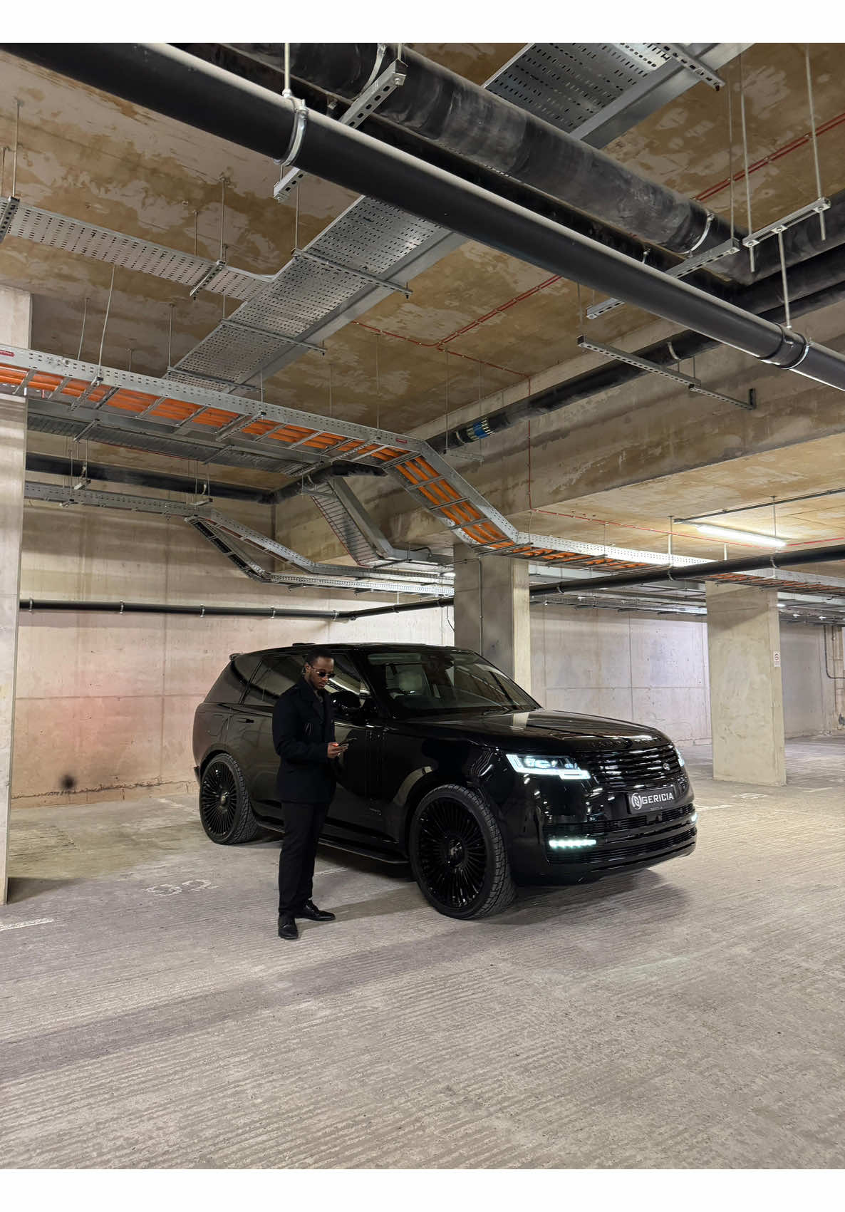 The Range Rover lifestyle. Power. Presence. Perfection. This Autobiography isn’t just a car, it’s a statement. Fully loaded, finished with the Gericia Black Pack, 24” Forgiato wheels, and a full Graphene coating for that flawless deep gloss. Luxury redefined and yes, it’s available for worldwide export. Africa, the Caribbean, Asia — wherever you are, Gericia delivers. #RangeRover #LuxuryCars #CarTok #viralvideos #fyp 