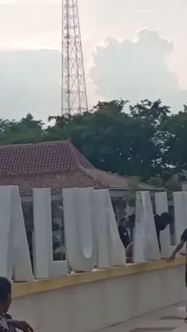 Unjukrasa boleh asalkan jangan anarkis dan merusak fasilitas umum #polressampang #ajegehsampang #polriuntukmasyarakat #alunaluntrunojoyosampang #sampangmadura 