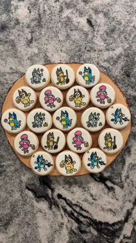 #sugarcookies #decoratedcookies #decoratedsugarcookies #halloweencookies #bluey 