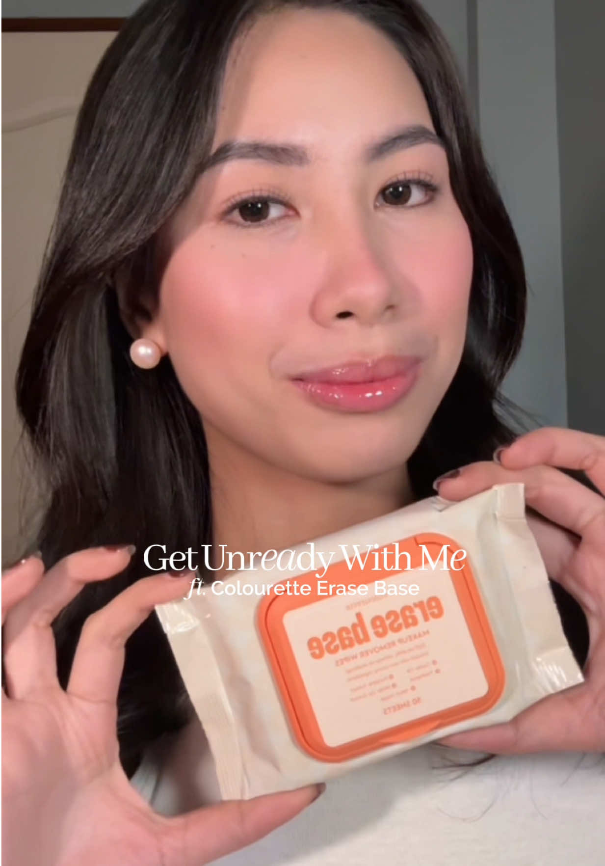 sobrang liit lang ng wipes in person, as in!! pero tanggal lahat ng makeuppop GALINGGG 😂😭🧡 @Colourette Cosmetics #fyp #ColouretteEraseBase #makeupremoverwipes #CapCut 