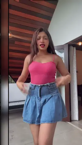 දිල්කෝ තමා ඉතිම් 🥵🇱🇰😚😍 එයානම් පිස්සුවක්…..🌸⚘♥️🌈📸  Follow කරන්න මාව🥰 #glamour #design #model #beauty #fashion                            📸 Credit to Respective Owner