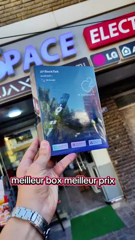 📦 Caractéristiques du RockTek G2  🔹 💻 Système d’exploitation : Android TV officiel (avec Google Play Store, YouTube, Netflix, Prime Video, etc.) 🔹 ⚙️ Processeur : Quad-Core 64 bits – rapide et fluide pour le streaming et les jeux 🎮 🔹 💾 Mémoire : RAM :  4 Go Stockage : 64go 🔹 📺 Résolution : 4K UHD jusqu’à 60 fps 🔹 🎨 HDR : Oui – compatible HDR10 / HLG / Dolby Vision pour des couleurs éclatantes  🔹 📶 Connexion : Wi-Fi 6 🚀 pour un streaming rapide et stable 🔹 🎧 Bluetooth 5.0 : connectez vos écouteurs, manettes ou télécommandes facilement 🔹 🎤 Télécommande vocale : avec Google Assistant + boutons pour Netflix & YouTube 🔹 📲 Chromecast intégré : diffusez votre contenu depuis votre smartphone 📱 🔹 🔌 Ports : HDMI 2.1 USB 3.0 / USB 2.0 Sortie optique audio 🎵 Port Ethernet (LAN) 🌐 🔹 🔈 Audio : compatible Dolby Audio & DTS pour un son immersif 🔹 🖥️ Compatibilité : fonctionne avec tout téléviseur HDMI #fyp #pourtoi #tvbox #rocktekg2 #الشعب_الصيني_ماله_حل😂😂 