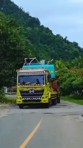 ber 2 beda tujuan#fyp #trontonlintassulawesi 