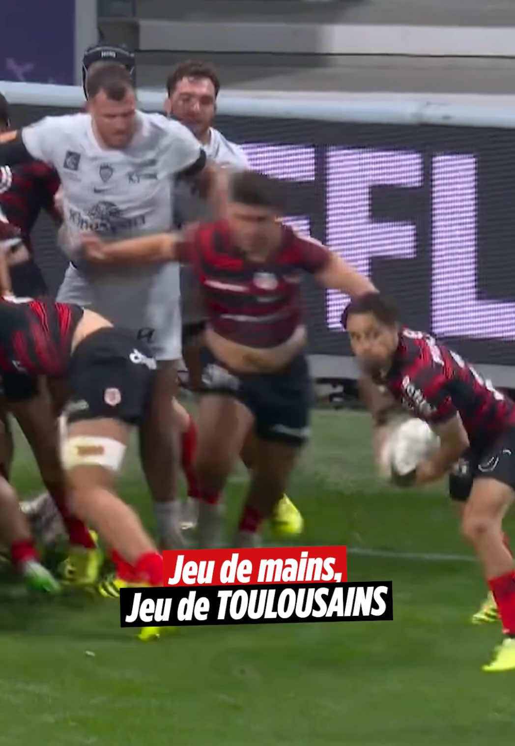Le rugby a l’air dur facile avec le @Stade Toulousain 🤩 #TOP14 #Rugby #SportsTikTok 