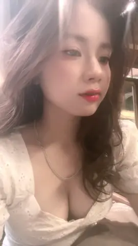 Con xin được hạnh phúc. Mọi khó khăn khác em tin em đối mặt được 🥺