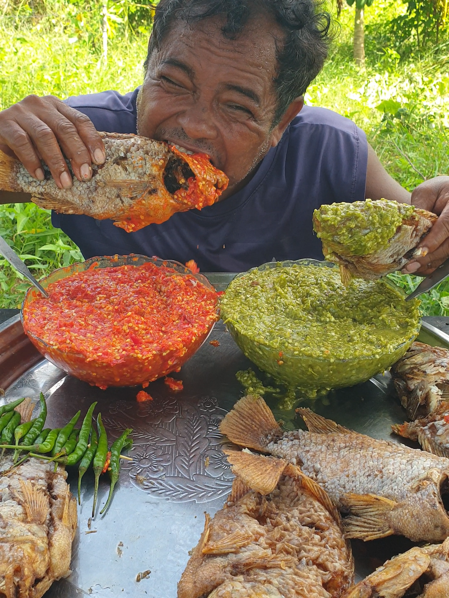 Yummy crispy fish with very spicy chili sauce #yummy #fish