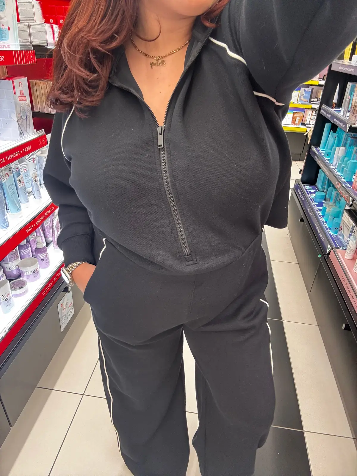 I already love the air essentials line and this jumpsuit just made it 10 times better! You can shop my styles in my spanx storefront in my bio 🤭 @SPANX #SpanxPartner 