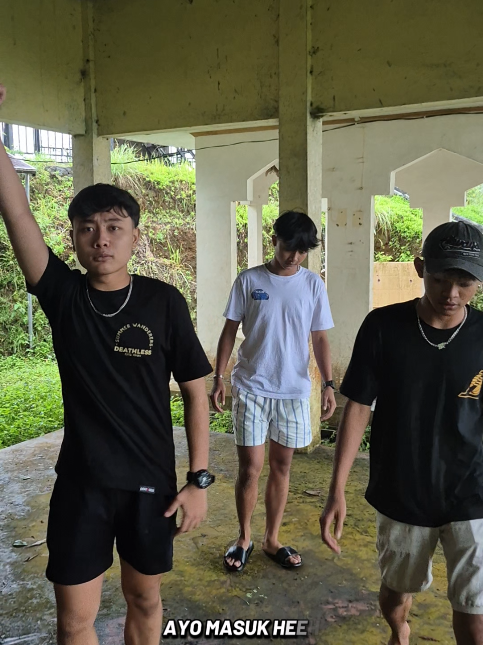 Kira-kira Nopal kenapa ya guys? Kok buru-buru banget.