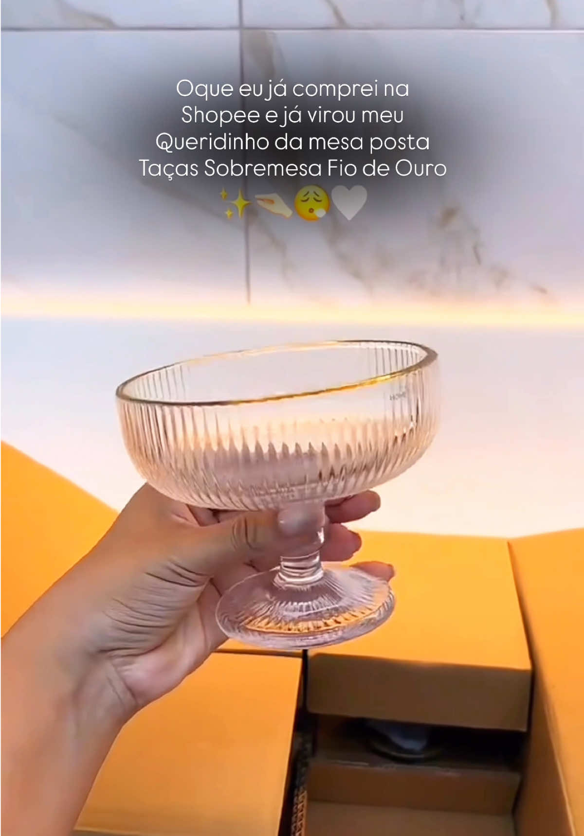 O que eu já comprei na Shopee e virou meu queridinho da mesa posta! ✨ O Conjunto de Taças de Vidro para Sobremesa com Fio de Ouro transforma qualquer doce em uma sobremesa elegante e sofisticada, perfeita para impressionar em qualquer ocasião. Garanta o seu agora e leve charme e requinte para sua mesa! 🛍️  #shopee #comprasnashopee #comprasonline #oqueeujácompreinashopee 