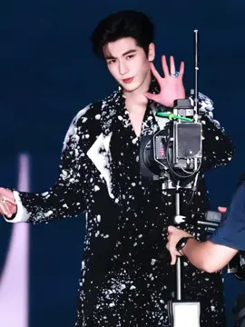 Toả sáng hết mình và làm chủ cuộc chơi của riêng mình😚 #zhanglinghe #zhanglinghe张凌赫 #truonglanghach 