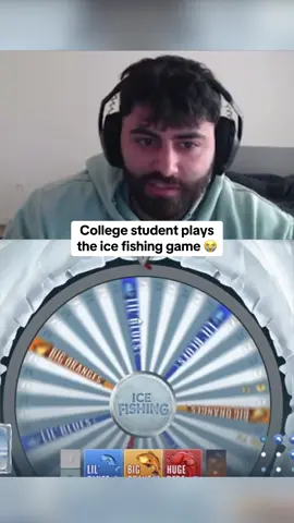 College student plays the ice fishing game 😭 #kickstreaming