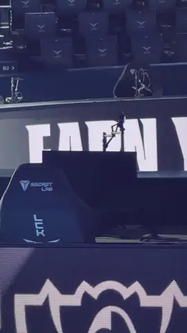 Không được thấy Peanut trên chiếc ghế dành cho người đi rừng ở LCK nữa rồi :(  #HLE #PEANUT  