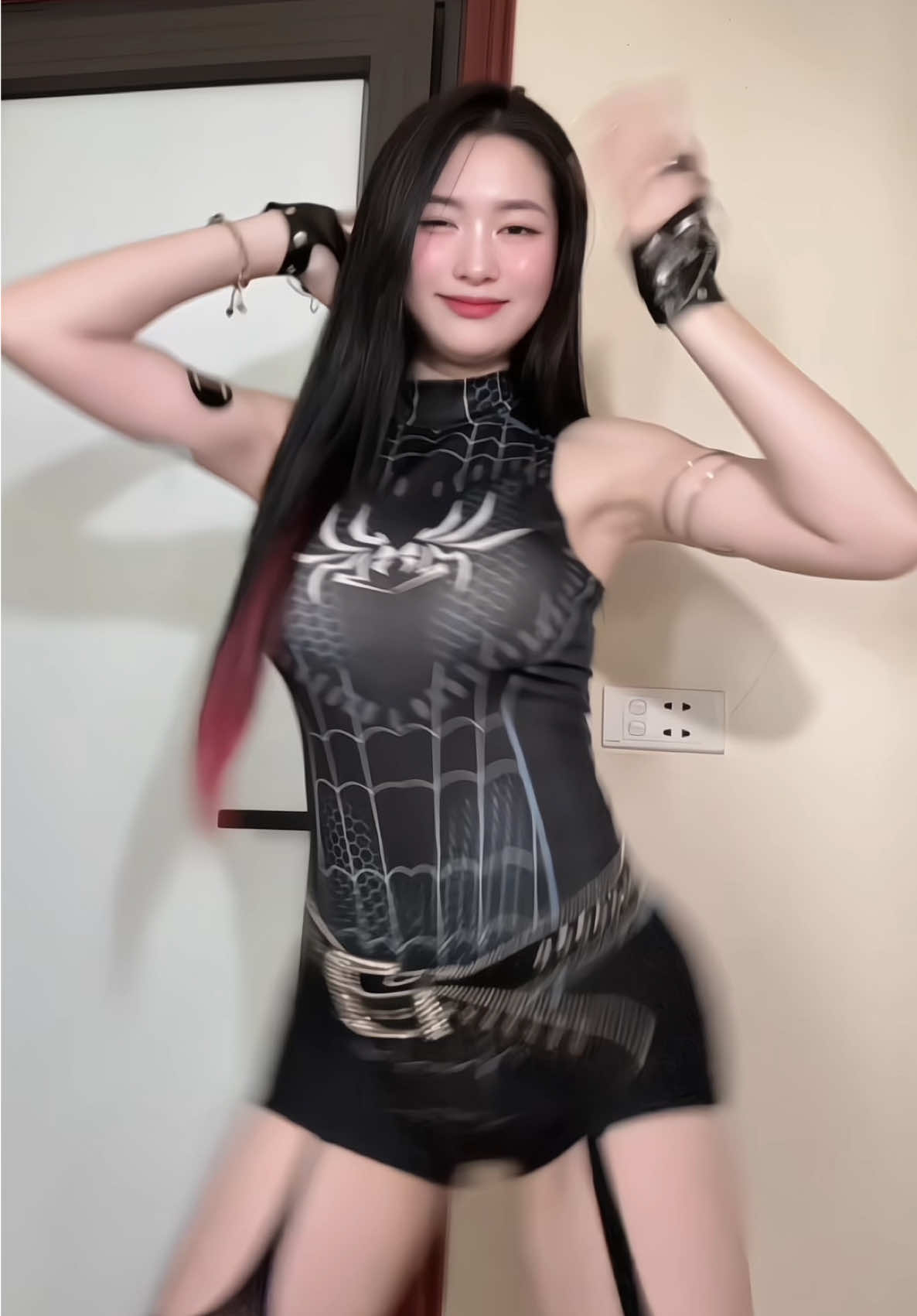 Siêu nhân tới đêyy 😝 #idollive #livedance #dance #livenhaytheoquatang #idol 