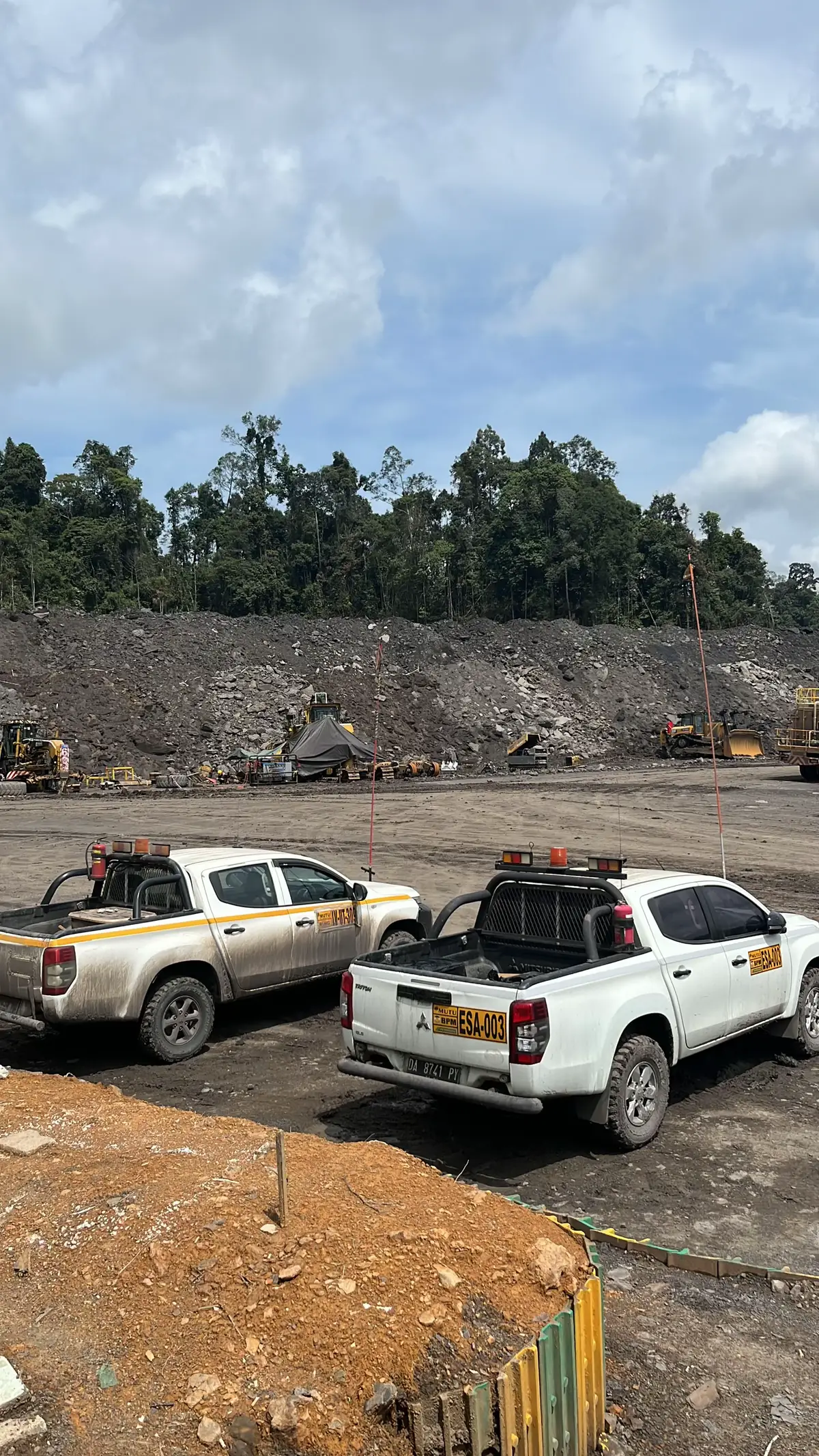 Reseal rear seal engine PC2000-11, thank's great team  #miningcoal #komatsu #anaktambang #mekanik #unitedtractors 