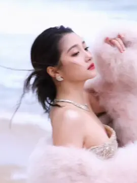 😍🌊 #GabrielleGuan #guanxiaotong #chineseactress #ellestyleawards #fyp 