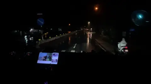 Mưa gió nhẹ chân ga hoi 👌#xhhhhhhhhhhhhhhhhhhhhhhh #phugiao #xerau47daklak🚌 #hinoeru5 #xuhuongtiktok 