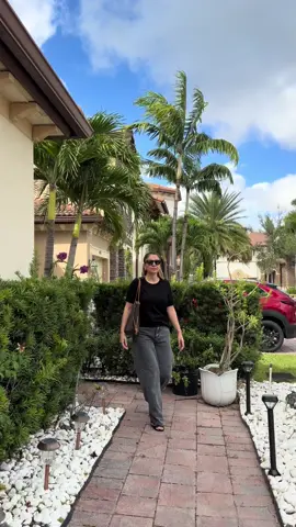 From workdays to travel days, everything stays neat and secure with tomtoc’s 360° Protective Laptop Sleeve and Light-T12 Portable Accessory Pouch. Smart design, soft protection, and eco-friendly materials ,all in one. ✨ #tomtoc #bag #LaptopProtection #case #laptopcase 