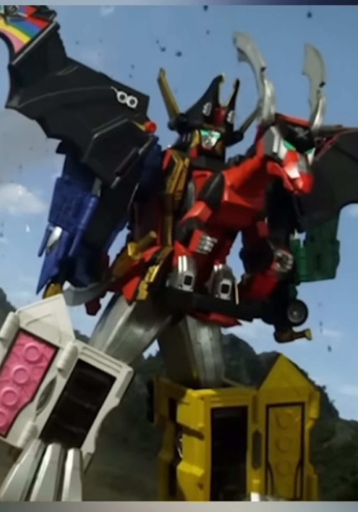 Power Rangers Super MegaForce the Debut of the Mystic Force Legendary DragonZord Formation #fyp #megaforce #powerrangers #powerrangerstiktok #supersentai 