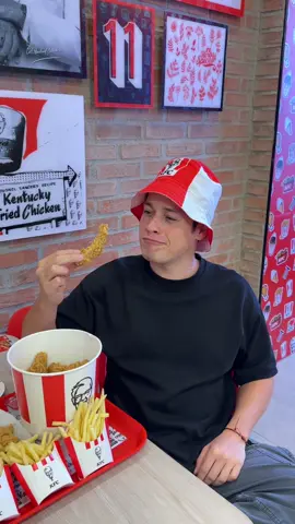 Soy feliz con mi pollito🍗🍗🍗 #pollo #kfc #bucket #altamira #papas 