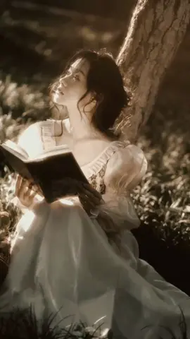 Aku baik, sungguh. Aku hanya sedang belajar melepaskan tanpa harus membenci  kenangan. #quotes #aesthetic #masukberandafyp 