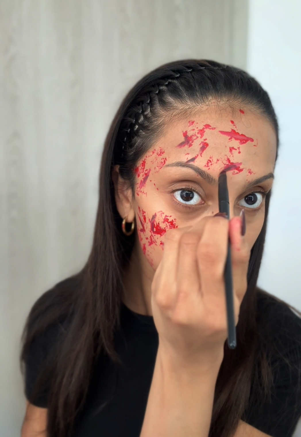 Jednoduchý halloweenský makeup, který zvládne každý🧡🎃 #makeup #makeuplooks #halloweenmakeup #easyhalloweenmakeup #fyp 