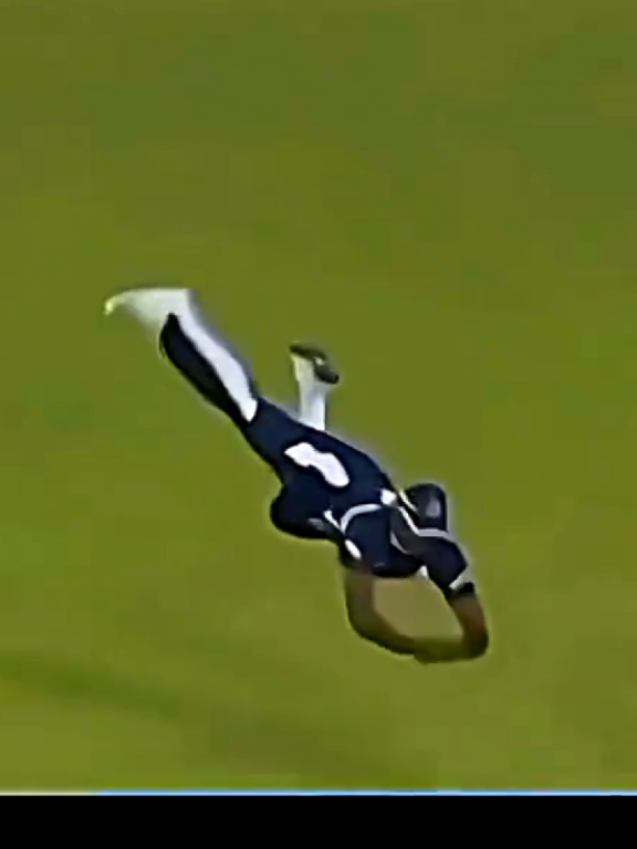 Top fielding 🔥 in Cricket  #cricket #cricketlover #cricktok#topfielding#viral 