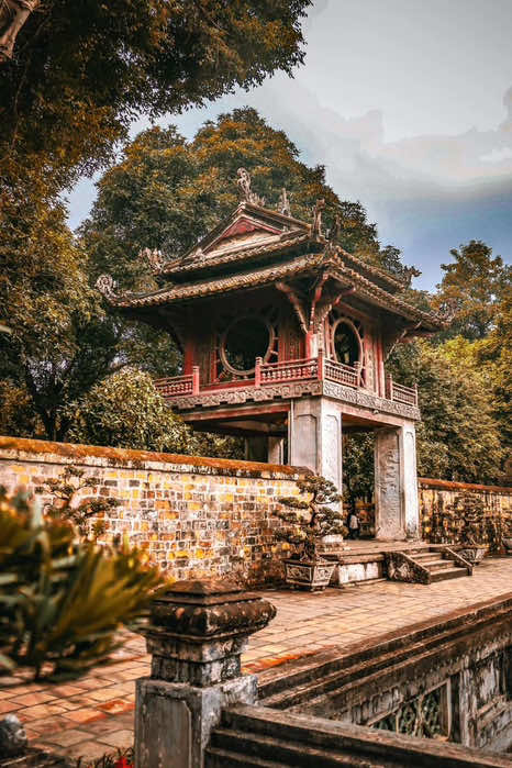 Từ những trang sử ngàn năm, Văn Miếu – Quốc Tử Giám bước vào nhịp sống hiện đại. Dự án truyền thông Giữ Lửa Khuê Văn mang sứ mệnh kết nối quá khứ và hiện tại, khơi dậy niềm tự hào văn hoá Việt. 🇻🇳✨ #vanmieuquoctugiam #hocvienbaochivatuyentruyen #fyp #VietnamHeritage #ajc 