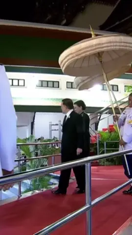 บรรยากาศการสวดพระอภิธรรม พระศพสมเด็จฯพระพันปีหลวงคืนที่3, พระบาทสมเด็จพระเจ้าอยู่หัวและสมเด็จพระนางเจ้าพระบรมราชินีเสด็จพร้อมด้วย ทูลกระหม่อมหญิงอุบลรัตน์,เจ้าคุณพระสินีนาถฯ,ท่านผู้หญิง พลอยไพลินเจนเซน,ท่านผู้หญิงสิริกิติยา เจนเซน เสด็จในการนี้ด้วย#สวดพระอภิธรรม #พระพันปีหลวง #พระบรมวงศานุวงศ์ #ข่าววันนี้ 