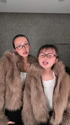 Chị em tôi sẵn sàng cho mùa đông 🍁🤎 @Sam Sam #baoanhsam #lethikhanhhuyen 