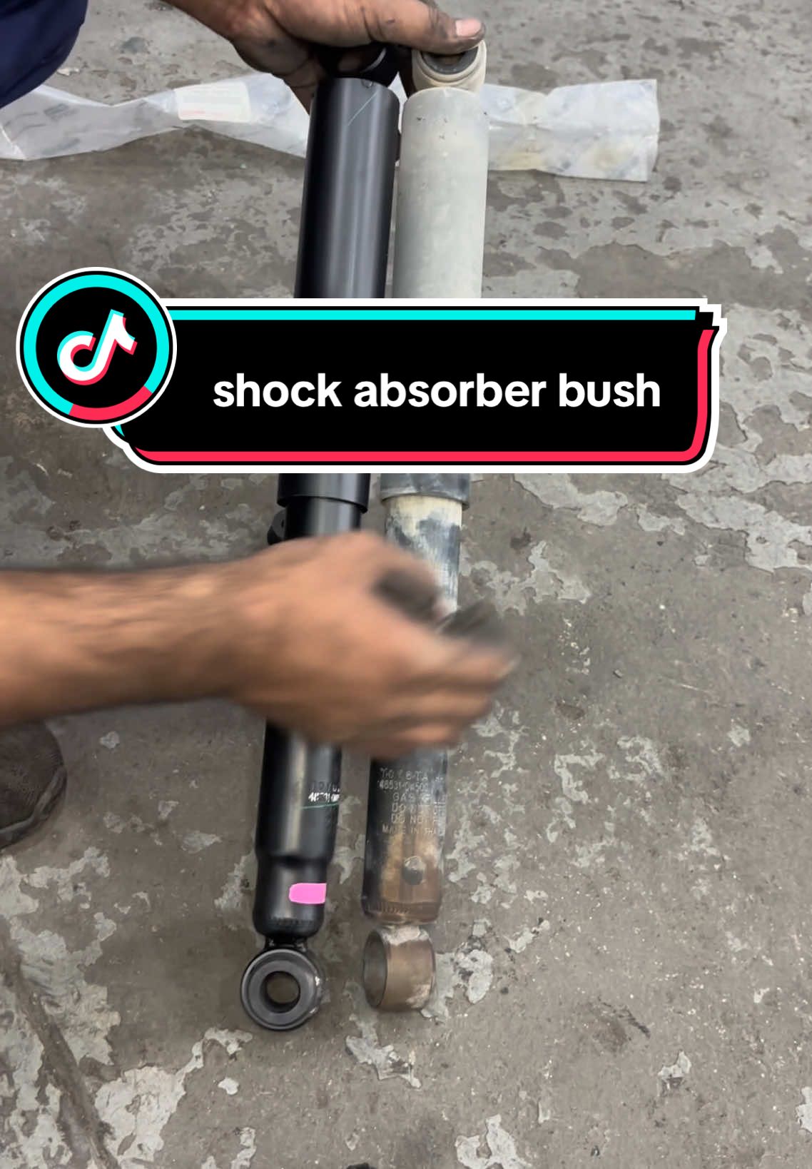 toyota hilux shock rubber bush replace #mechanic #motivation #automotive #carsofttiktok #fyp 