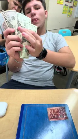 Y nuestras cosas?#viral #fypシ #highschool #classof2027 #juniors 